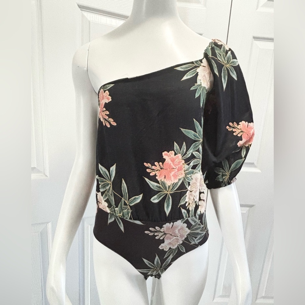 Zara Puff Sleeve Floral Off Shoulder Bodysuit Black Tropical Print Size Small
